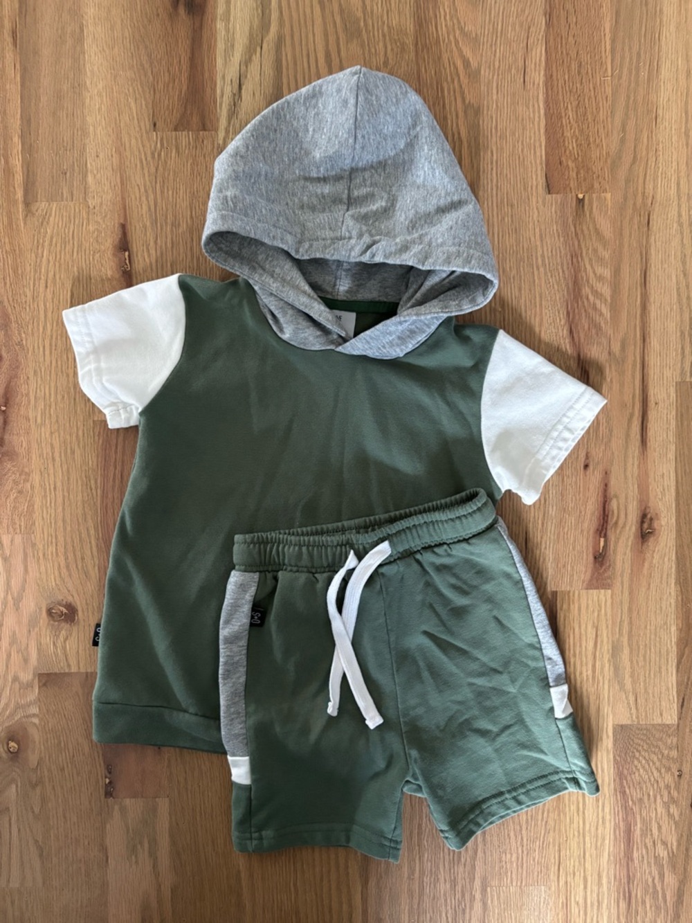 NEW Olive + Scout Two Piece Set 4T